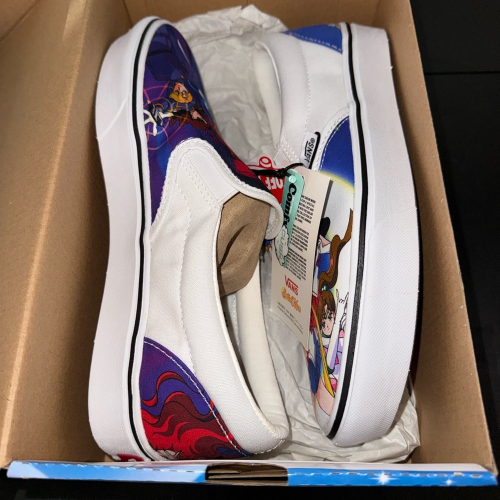 NIB limited edition Sailor Moon Vans. M 7.5/W 9 - Picture 7 of 10